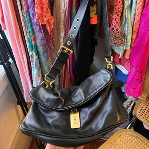 Vintage black leather Prada buckle shoulder bag 🖤